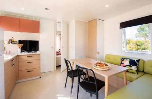 Castries House | ZEcamping 3 étoiles toboggans locatif TV LV clim 28m2