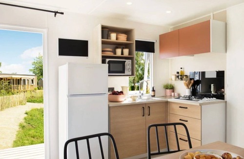 Castries House | ZEcamping 3 étoiles toboggans locatif TV LV clim 28m2