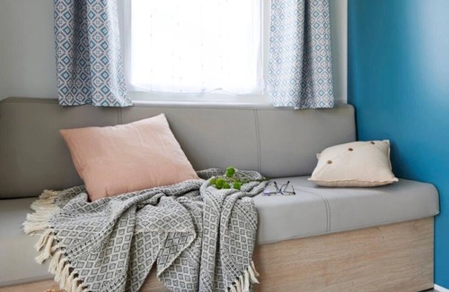 Pouzauges House | ZEcamping 3 étoiles pet friendly locatif TV 4 pers