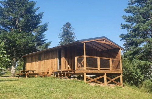 Le Bez Cabin | ZEcamping 3 étoiles pataugeoire piscine chiens acceptés locatif LV