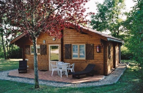Devillac Ski Chalet | ZEcamping 3 étoiles piscine animaux acceptés locatif BBQ 63m2 5 pers