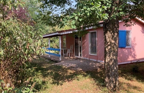 Montlaur Ski Chalet | ZEcamping 3 étoiles piscine couverte pet friendly chalet TV BBQ clim