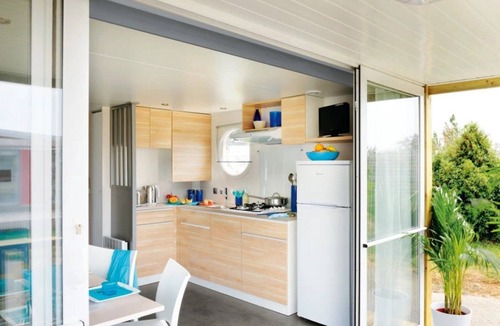 Montgeard House | ZEcamping 3 étoiles piscine animations locatif TV LV clim 33m2 4 pers