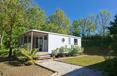Montgeard House | ZEcamping 3 étoiles piscine animations locatif TV LV clim 33m2 4 pers