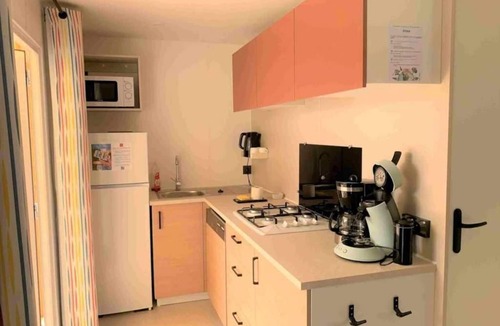 Verruyes House | ZEcamping 3 étoiles piscine chauffée animaux acceptés mobil-home TV LV