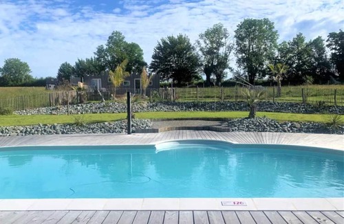 Verruyes House | ZEcamping 3 étoiles piscine chauffée animaux acceptés mobil-home TV LV