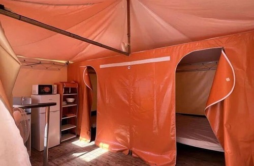 Durfort House | ZEcamping 3 étoiles piscine chiens acceptés tente 20m2 4 pers