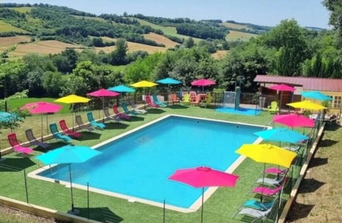 Durfort House | ZEcamping 3 étoiles piscine chiens acceptés tente 20m2 4 pers