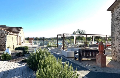 Vouvant House | ZEcamping 3 étoiles piscine cottage TV 34m2 4 pers