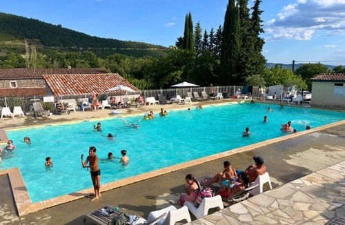 Lussas House | ZEcamping 3 étoiles piscine chauffée animations locatif clim 30m2 4 pers