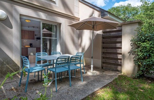 Saumur House | ZEcamping 3 étoiles piscine couverte pet friendly locatif TV LV BBQ