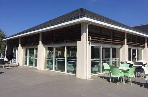 Saumur House | ZEcamping 3 étoiles piscine couverte pet friendly locatif TV LV BBQ