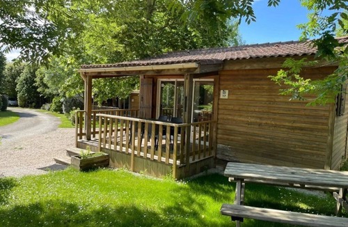 Soreze Ski Chalet | ZEcamping 3 étoiles piscine chauffée dog friendly locatif TV clim 31m2