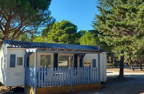 Fabrezan House | ZEcamping 3 étoiles toboggans animations locatif BBQ 28m2 4 pers