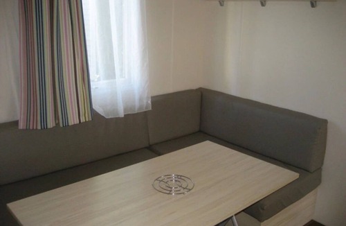 Deols House | ZEcamping 3 étoiles toboggans fitness locatif TV clim 4 pers