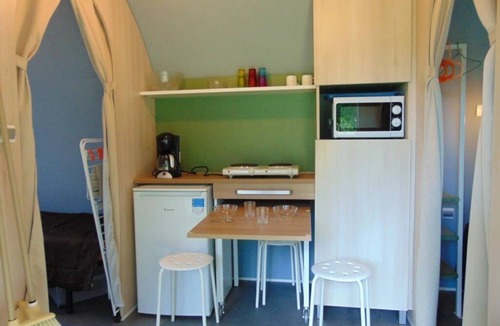Avrille House | ZEcamping 3* animé piscine couverte pet friendly locatif 16m2 4 pers
