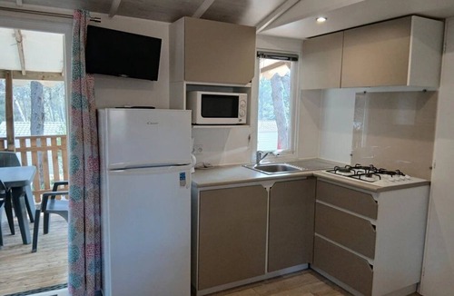Fabrezan House | ZEcamping 3* animé toboggans dog friendly locatif TV BBQ clim 30m2