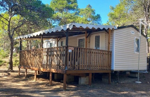 Fabrezan House | ZEcamping 3* animé toboggans dog friendly locatif TV BBQ clim 30m2
