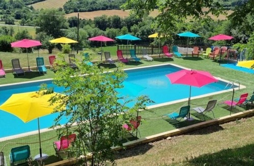 Durfort House | ZEcamping 3* animaux acceptés et piscine au milieu des collines