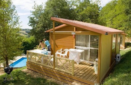 Durfort House | ZEcamping 3* animaux acceptés et piscine au milieu des collines