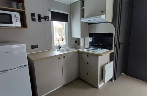 Langogne House | ZEcamping 3* dog friendly piscine chauffée en bordure de l’Allier