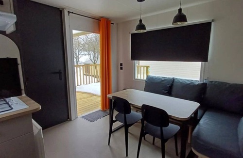 Langogne House | ZEcamping 3* dog friendly piscine chauffée en bordure de l’Allier