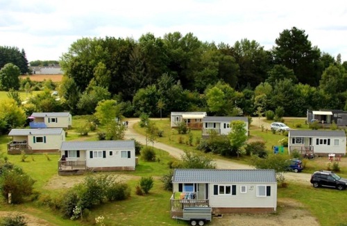 Loudeac House | ZEcamping 3* dog friendly bien-être piscine au bord d'un lac