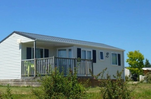 Loudeac House | ZEcamping 3* dog friendly bien-être piscine au bord d'un lac
