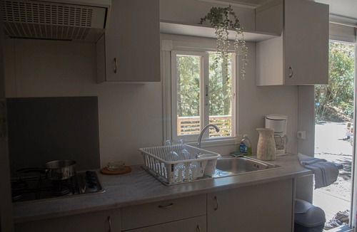 Tuchan House | ZEcamping 3* dog friendly avec piscine dans un environnement calme