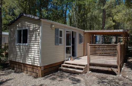 Tuchan House | ZEcamping 3* dog friendly avec piscine dans un environnement calme
