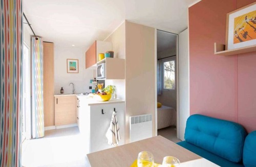 Seix House | ZEcamping 3* espace aquatique chiens acceptés mobil-home TV 18m2