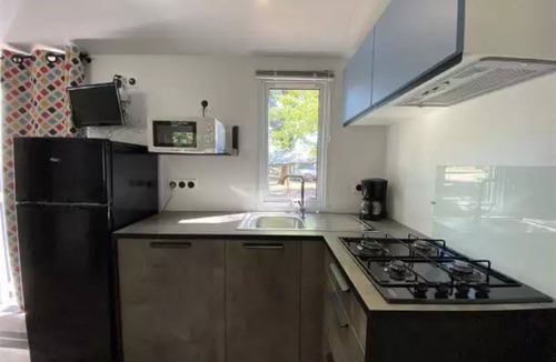 Guemene-Penfao House | ZEcamping 3* familial piscine chauffée animaux acceptés mobil-home TV