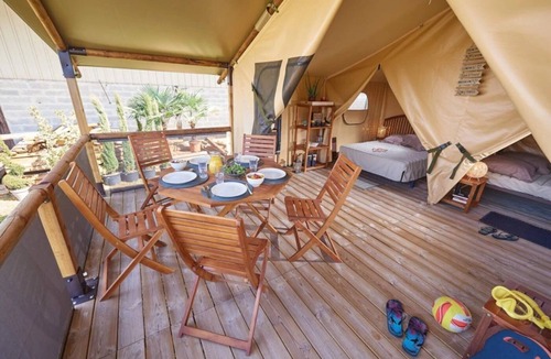 Castries House | ZEcamping 3* familial toboggans animaux acceptés locatif 32m2 5 pers