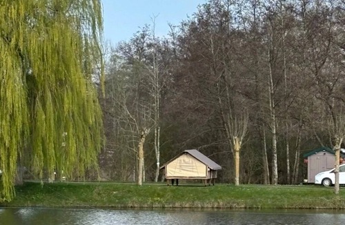 Martigny Cabin | ZEcamping 3 étoiles pet friendly tente 7m2 2 pers