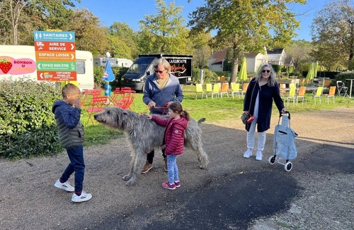 Bagneaux-sur-Loing House | ZEcamping 3 étoiles chiens acceptés roulotte 2 pers