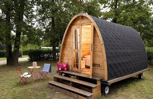 Bagneaux-sur-Loing Cabin | ZEcamping 3* animaux acceptés cabane 10m2 2 pers