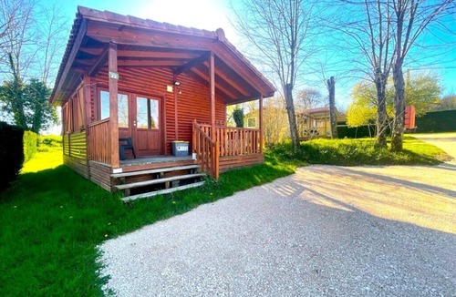 Casties-Labrande Ski Chalet | ZEcamping 3 étoiles animé piscine chiens acceptés locatif 29m2 5 pers
