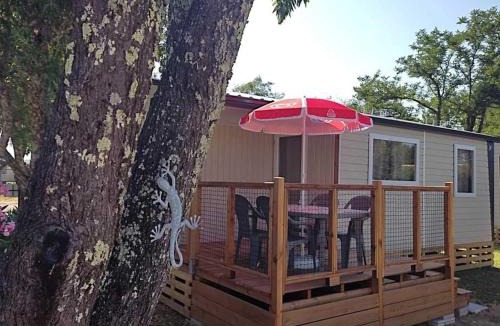 Massillargues-Attuech Ski Chalet | ZEcamping 3 étoiles toboggans et piscine