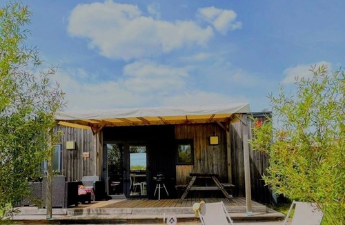 Mont-pres-Chambord House | ZEcamping 3* animé piscine couverte animaux acceptés locatif TV LV BBQ