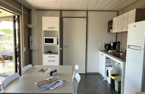Mont-pres-Chambord Ski Chalet | ZEcamping 3* piscine couverte chalet TV BBQ 35m2