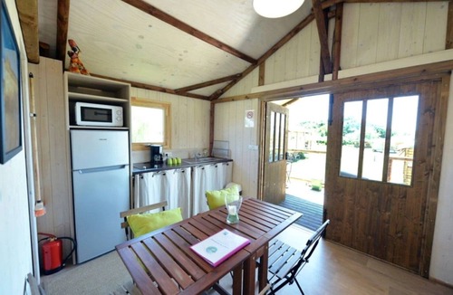 Mont-pres-Chambord House | ZEcamping 3 étoiles piscine couverte animations locatif BBQ 26m2