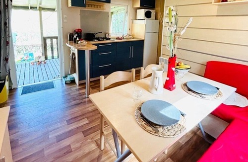 Jumilhac-le-Grand House | ZEcamping 3* pet friendly en bord de rivière avec une plage de sable