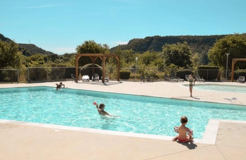 Chassagnes House | ZEcamping 3* pataugeoire piscine locatif TV clim 30m2 4 pers