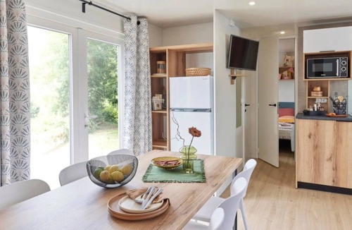 Pouzauges House | ZEcamping 3* pet friendly locatif TV LV clim 8 pers