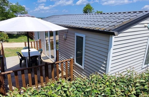 Saint-Remeze House | ZEcamping 3* piscine chiens acceptés locatif 5 pers