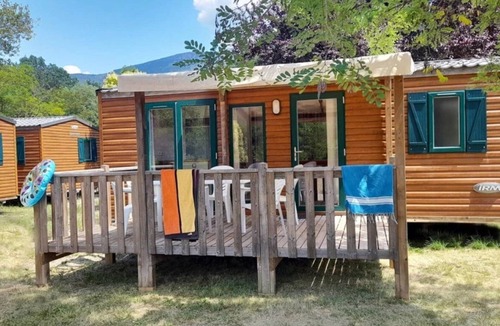 Beynes House | ZEcamping 3* piscine animaux acceptés locatif TV clim 15m2 2 pers