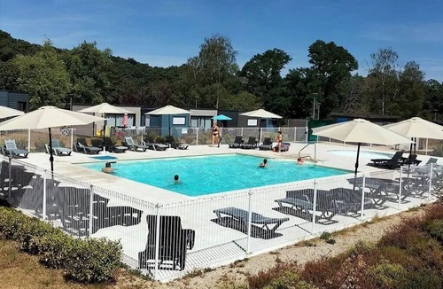 Malansac Ski Chalet | ZEcamping 3* piscine cottage TV LV 55m2 6 pers
