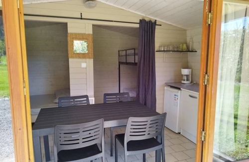 Vendoire Cabin | ZEcamping 3* piscine chauffée pataugeoire chiens acceptés locatif 12m2