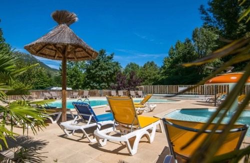 Florac House | ZEcamping 3* piscine chauffée dog friendly animations locatif clim