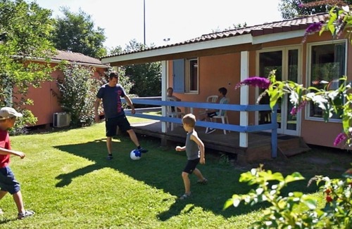 Montlaur Ski Chalet | ZEcamping 3* piscine couverte chalet TV BBQ clim 29m2 4 pers